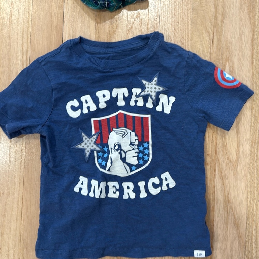 Baby gap 4 years toddler T-shirt EUC